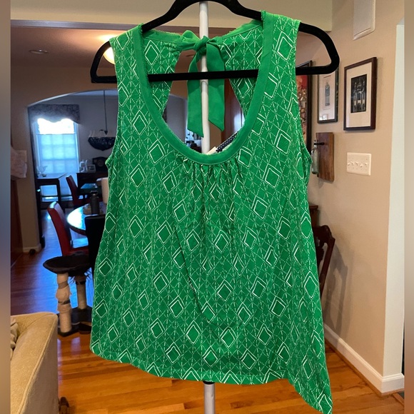 Akemi + Kin Green Tank - Picture 3 of 11